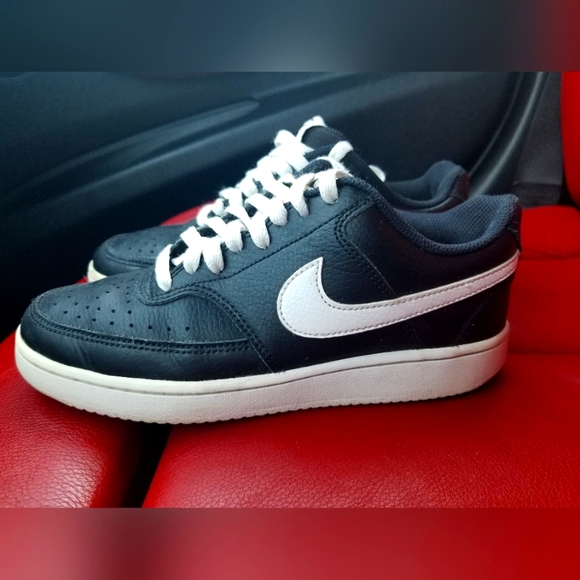 Black and white Nike AirForce1 - Picture 1 of 3